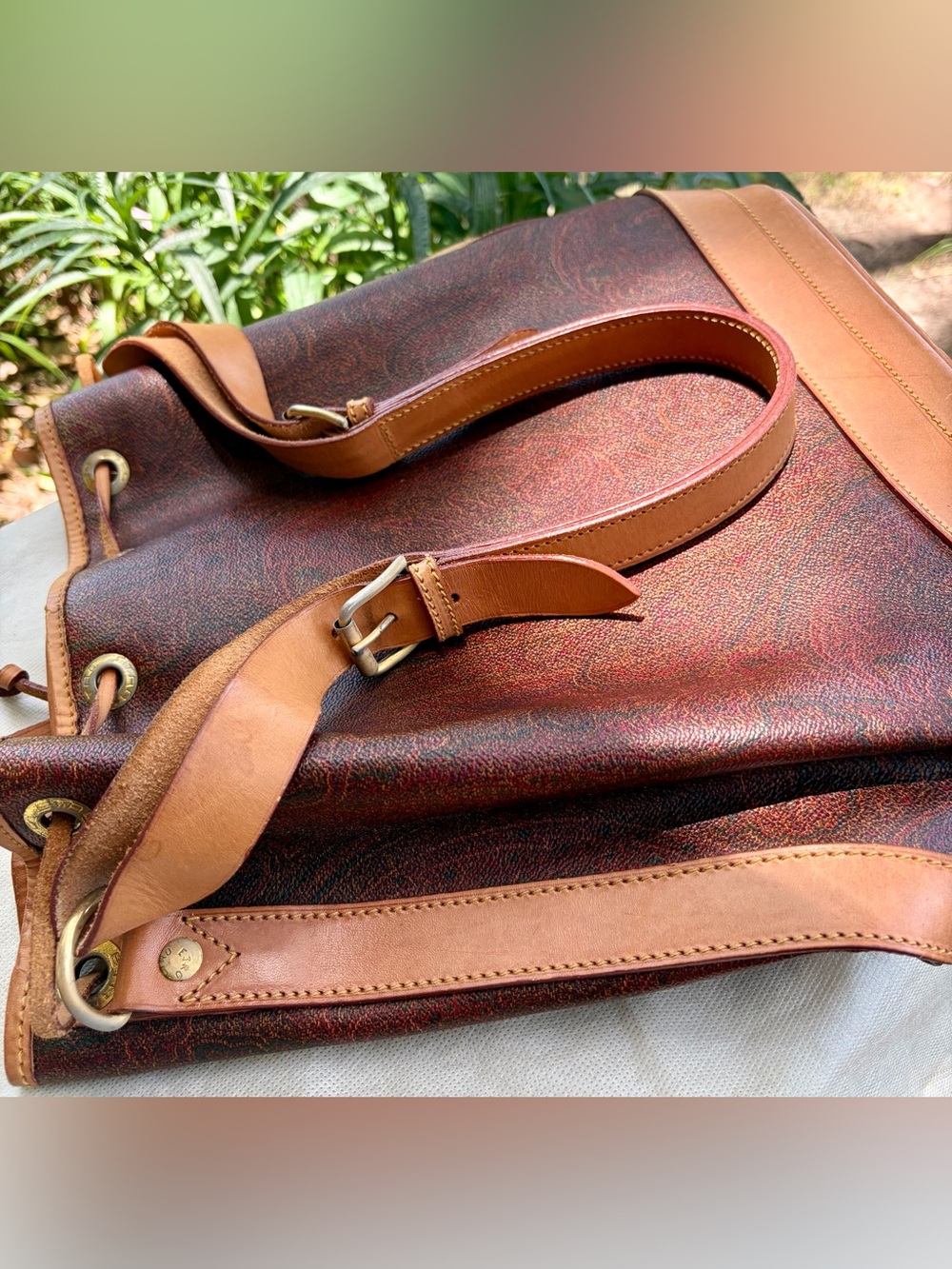 Vtg. ETRO MILANO RED PAISLEY Coated Canvas and Leather Adjustable Shoulder Bag - Picture 12 of 16